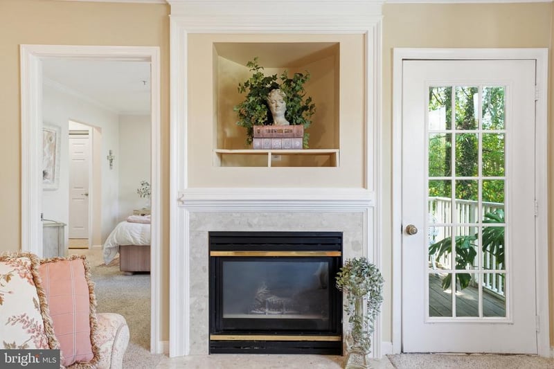 12461 Hayes Ct #203, Fairfax, VA 22033