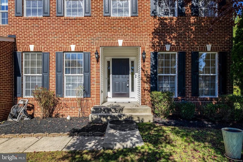 128 Max Ct SE, Leesburg, VA 20175