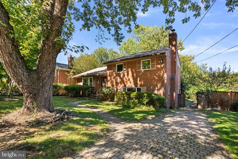 4819 Ertter Dr, Rockville, MD 20852