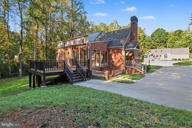 120 Lacy Ln, Bowling Green, VA 22427