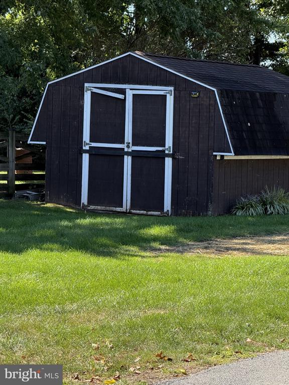 24 Hammaker St, Thurmont, MD 21788