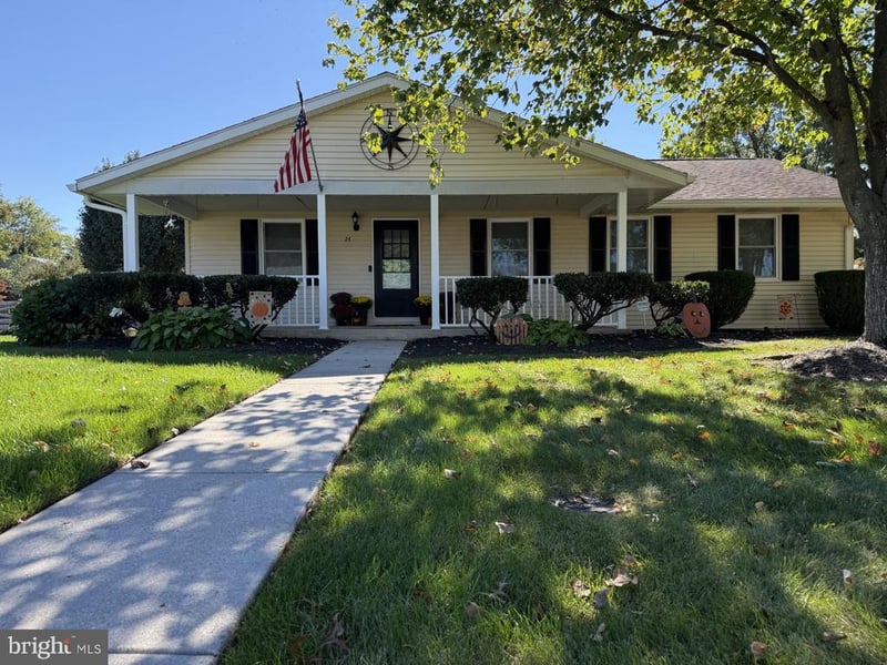 24 Hammaker St, Thurmont, MD 21788