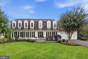 8461 Holly Leaf Dr, Mclean, VA 22102