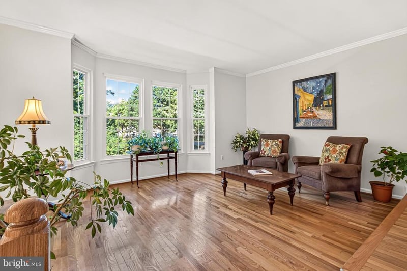 6727 Dorothy Giles Ct, Alexandria, VA 22315
