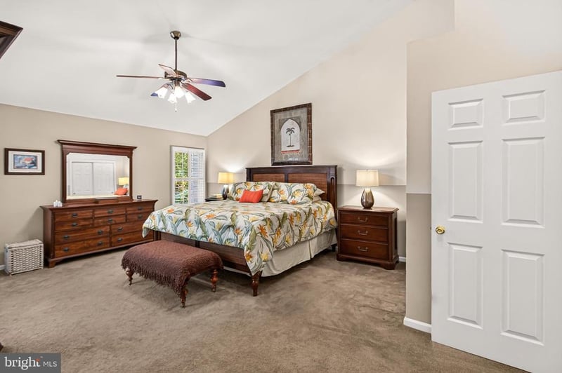 6727 Dorothy Giles Ct, Alexandria, VA 22315