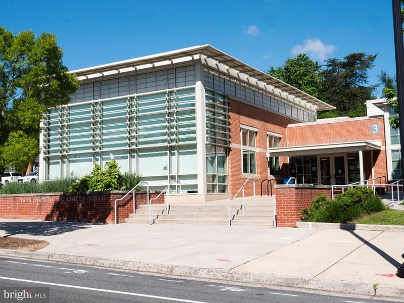 6703 Washington Blvd #E, Arlington, VA 22213