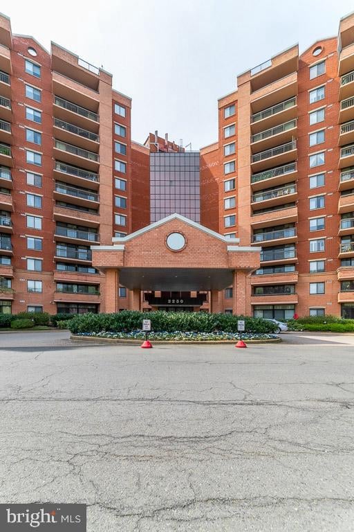 2230 George C Marshall Dr #822, Falls Church, VA 22043