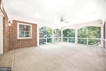 9187 Old Dominion Dr, Mclean, VA 22102