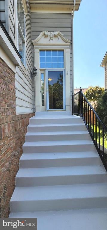 46721 Ashmere Sq, Sterling, VA 20165