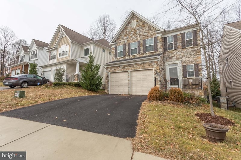 3437 Eagle Ridge Dr, Woodbridge, VA 22191