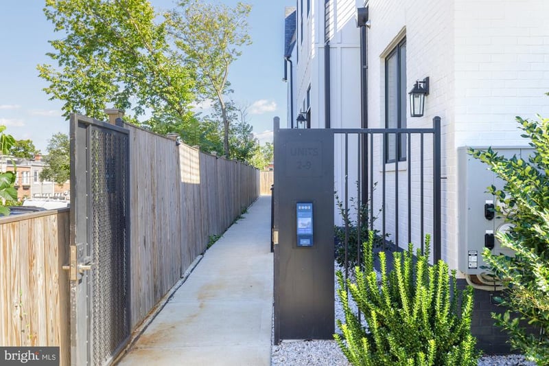 217 16th St NE #9, Washington, DC 20002
