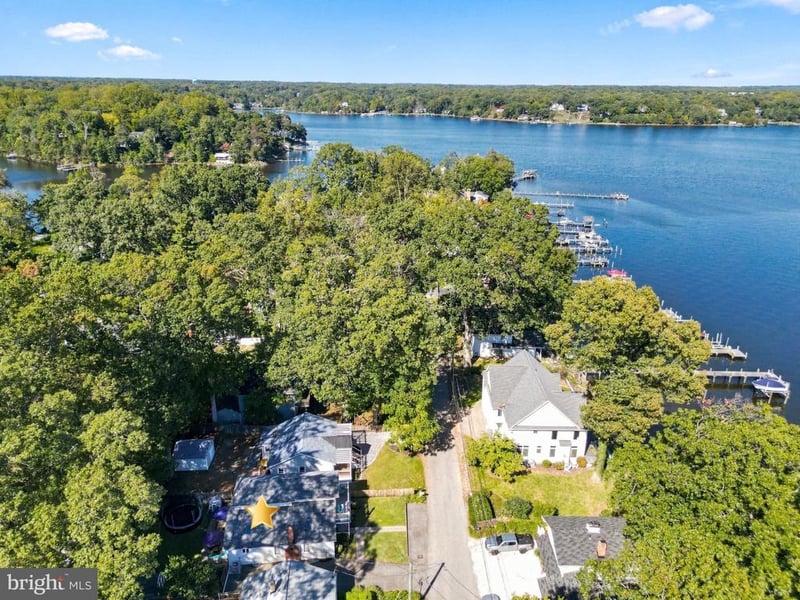 728 N Riverside Dr, Crownsville, MD 21032