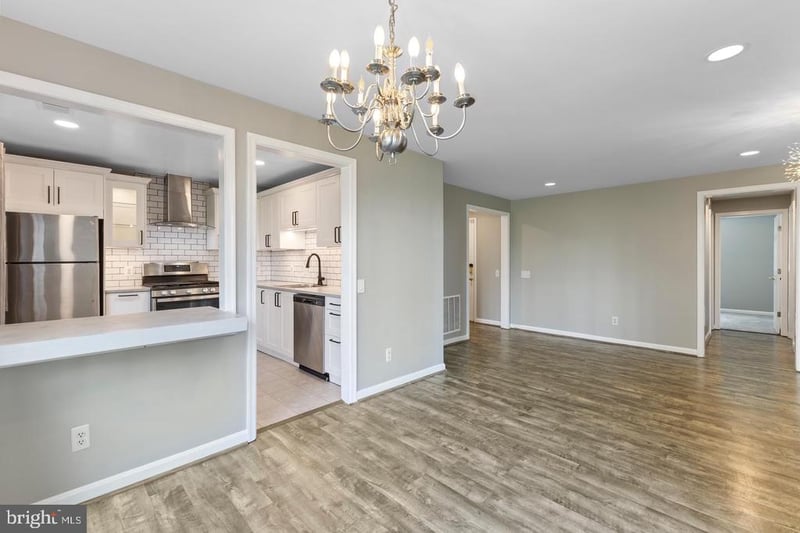8244 Catbird Cir #101, Lorton, VA 22079