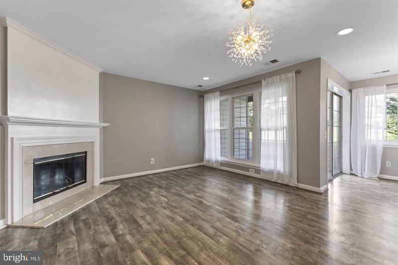 8244 Catbird Cir #101, Lorton, VA 22079