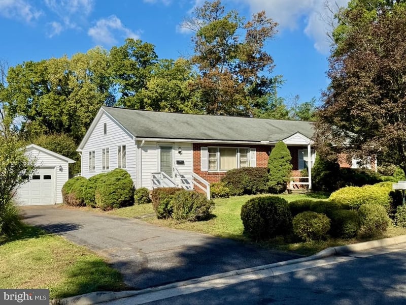 211 N 33 St, Purcellville, VA 20132