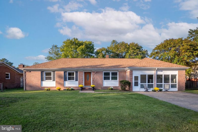239 Darl Cir, Colonial Beach, VA 22443