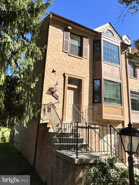 200 Lynn Manor Dr, Rockville, MD 20850
