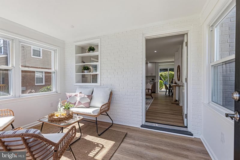 5924 Edgehill Ct, Alexandria, VA 22303
