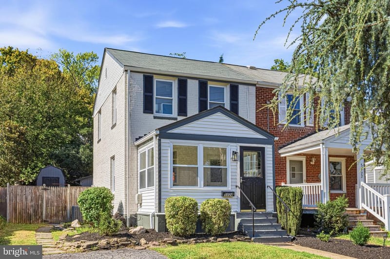 5924 Edgehill Ct, Alexandria, VA 22303