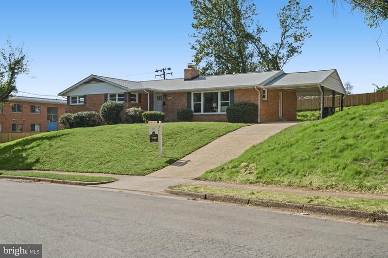 120 Longview Dr, Alexandria, VA 22314