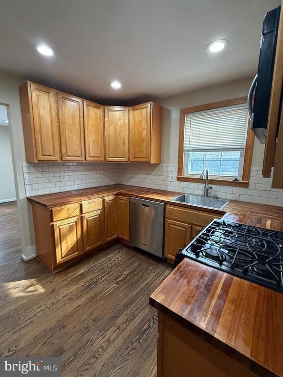 2421 Ramblewood Dr, District Heights, MD 20747