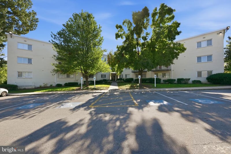 1009 Chillum Rd #412, Hyattsville, MD 20782