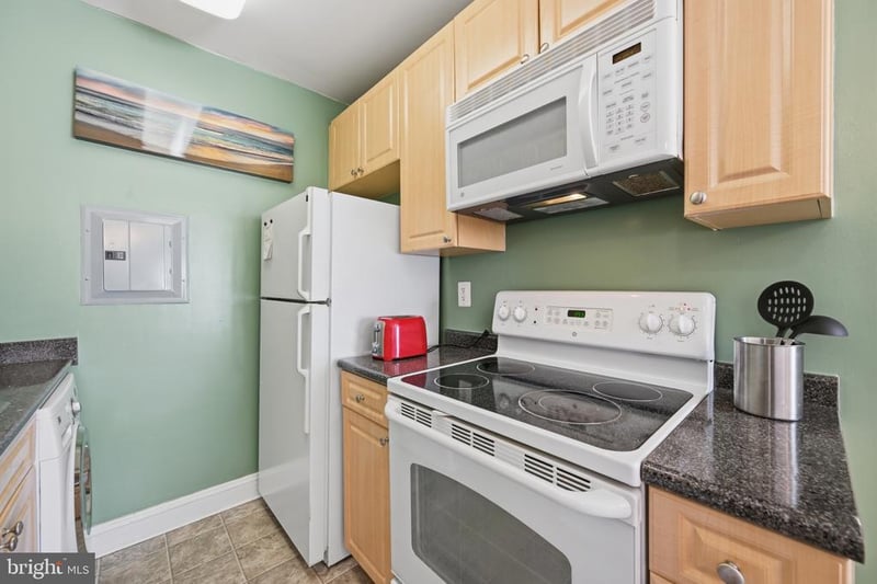 1009 Chillum Rd #412, Hyattsville, MD 20782