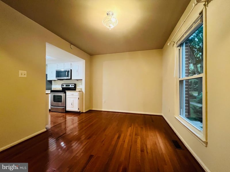 6279 Kerrydale Dr, Springfield, VA 22152