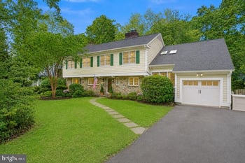3202 Juniper Ln, Falls Church, VA 22044