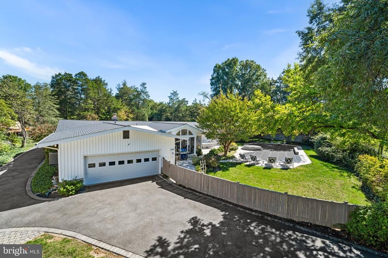 7910 W Boulevard Dr, Alexandria, VA 22308