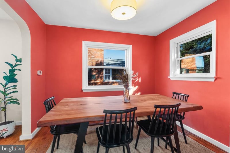 19 E Custis Ave #A, Alexandria, VA 22301