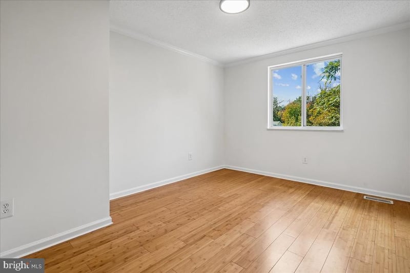 3517 Belfry Ln, Woodbridge, VA 22192
