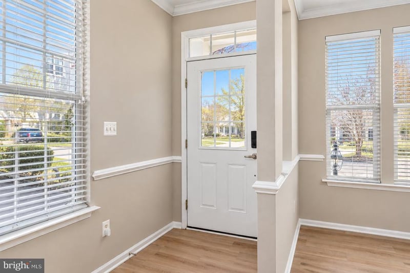 10064 Orland Stone Dr, Bristow, VA 20136