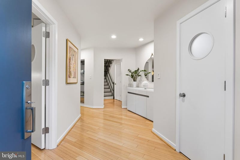 2102 R St NW, Washington, DC 20008