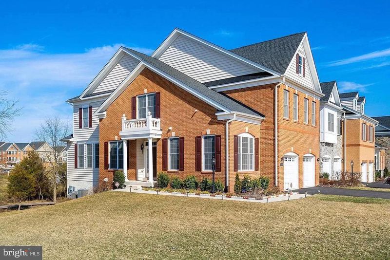 43168 Hattontown Woods Ter, Ashburn, VA 20148