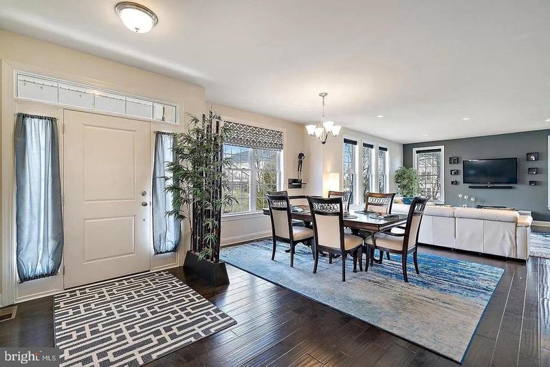 43168 Hattontown Woods Ter, Ashburn, VA 20148