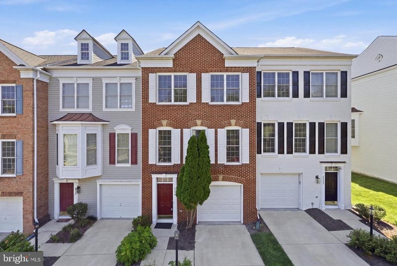 2524 Terra Cotta Cir, Herndon, VA 20171