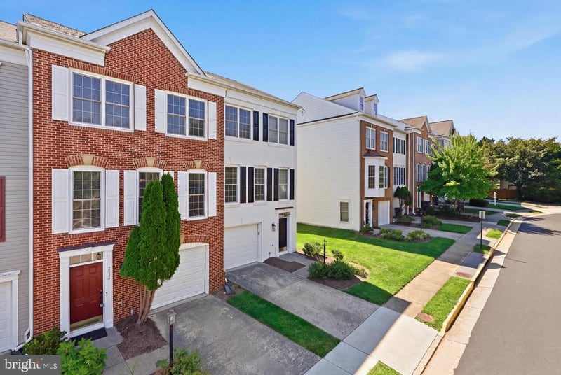 2524 Terra Cotta Cir, Herndon, VA 20171