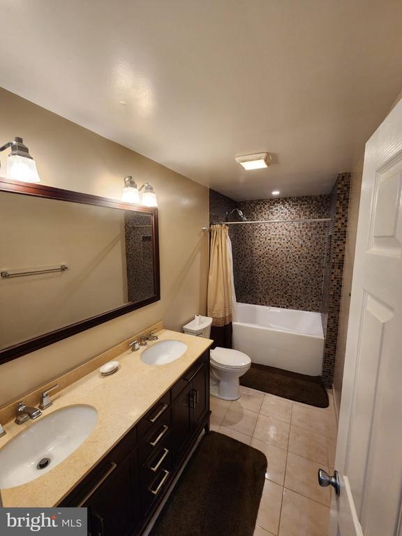 16109 Alderwood Ln, Bowie, MD 20716