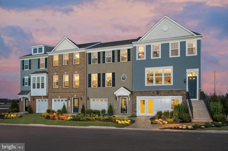 8907 Englewood Farms Dr, Manassas, VA 20112