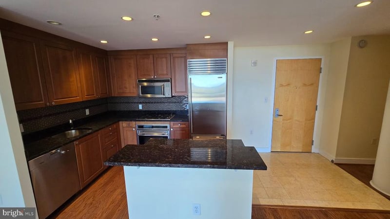 6820 Wisconsin Ave #7007, Bethesda, MD 20815