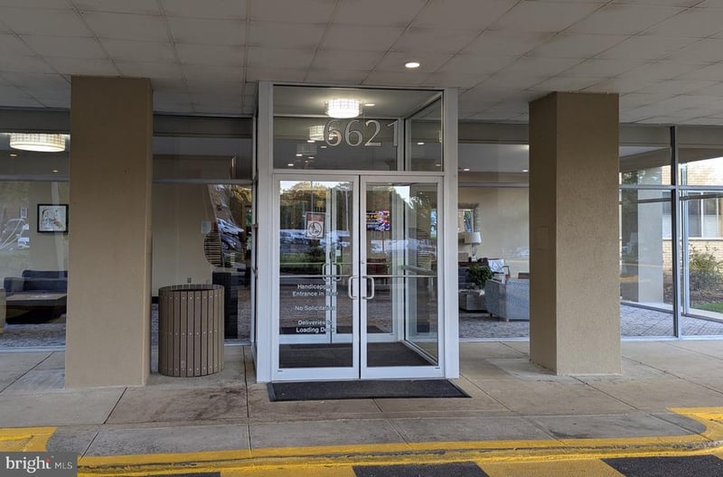 6621 Wakefield Dr #417, Alexandria, VA 22307