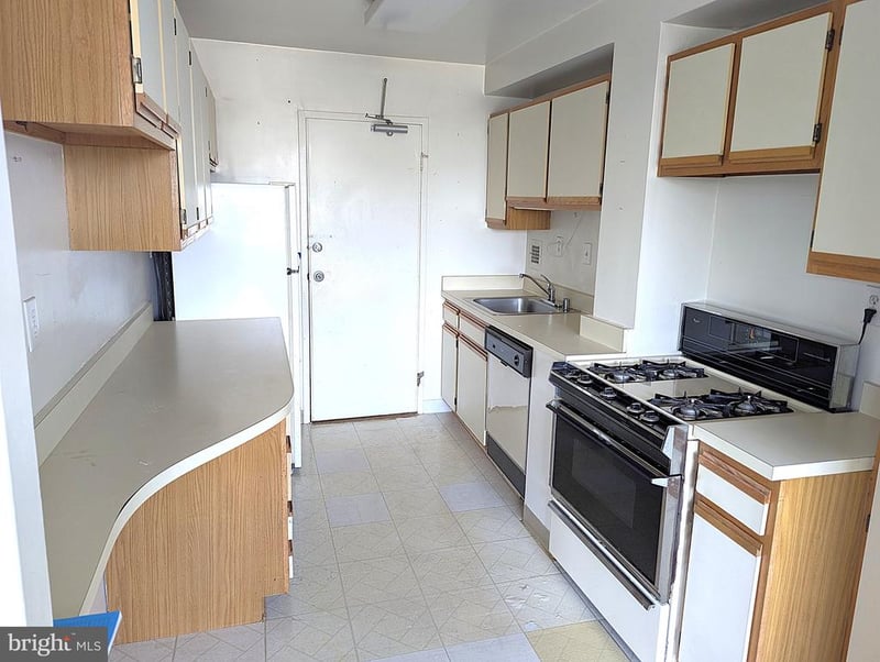 6621 Wakefield Dr #417, Alexandria, VA 22307
