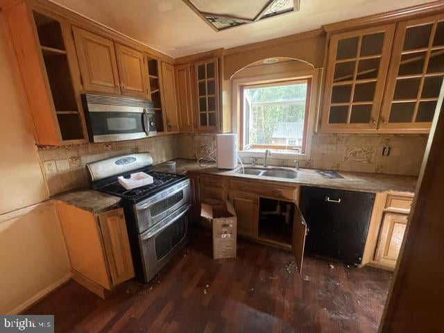 7208 Hickory St, Falls Church, VA 22043