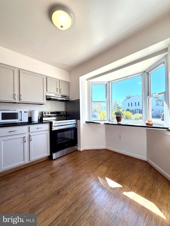 7921 Meadow Ct, Manassas, VA 20109