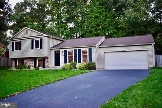 1548 Hiddenbrook Dr, Herndon, VA 20170