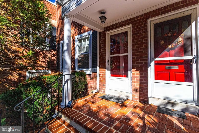 2723 S Buchanan St, Arlington, VA 22206
