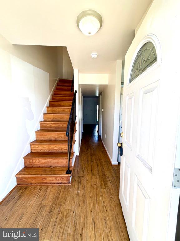 7921 Meadow Ct, Manassas, VA 20109