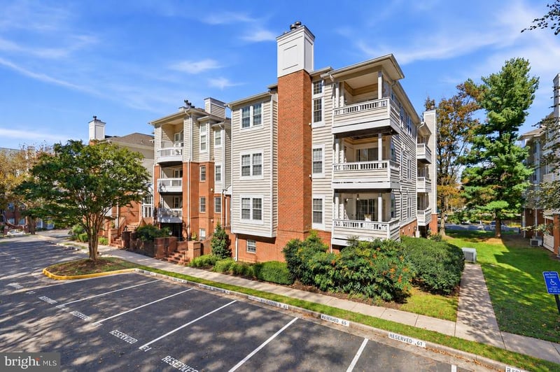 4215 Mozart Brigade Ln #3, Fairfax, VA 22033