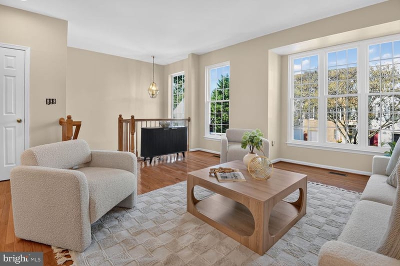 43449 Laidlow St, Chantilly, VA 20152